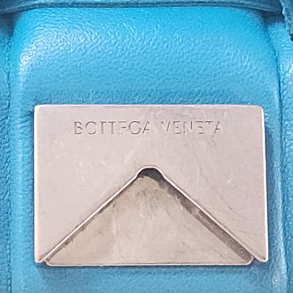 Bottega Veneta Nappa Maxi Intreccio Padded Cassette Bag - Picture 10 of 16